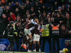 Chelsea 1-2 Aston Villa: Ollie Watkins je super-sub po tom, čo z lavičky dvakrát skóroval, čím zaistil mužom Unaia Emeryho 11. víťazstvo v rade a zvýšil tlak na Enza Marescu. Ollie Watkins prišiel z lavičky, dvakrát skóroval a zaslúžil sa o víťazstvo Aston Villy na ihrisku Chelsea 2:1