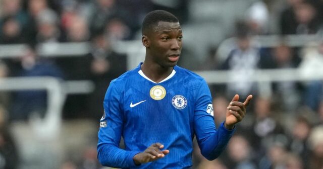 Moises Caicedo v akcii za Chelsea.