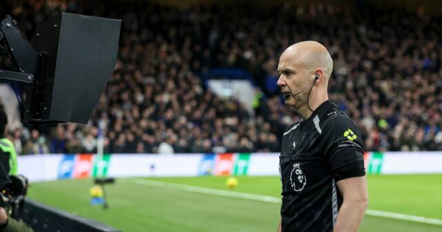 Chelsea vs Arsenal VAR a rozhodca obvinený z porušenia zlatého Chelsea vs Arsenal VAR a rozhodca obvinený z porušenia zlatého pravidla | Futbal | Šport