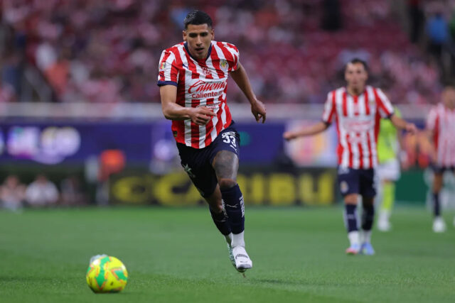 🤝 Chivas a Necaxa sa dohodli na výmene za defenzívnych Download app from appStore