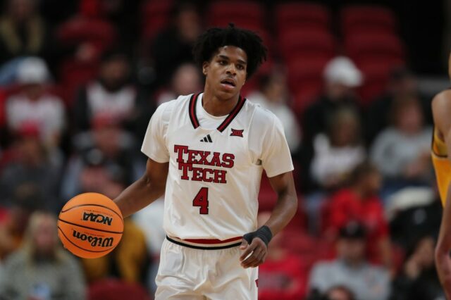 Christian Anderson, číslo 19 Texas Tech ruka LSU prvá prehra Basketbal NCAA: Wyoming na Texas Tech