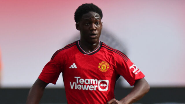 Cieľ Manchestru United videný v maškarných šatách na majstrovstvách sveta Cieľ Manchestru United videný v maškarných šatách na majstrovstvách sveta v šípkach