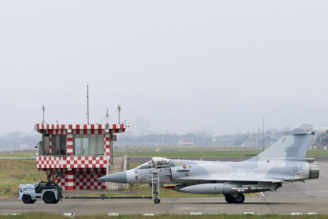 Čína organizuje druhý deň nácviku živých požiarov okolo Taiwanu | Konflikt
