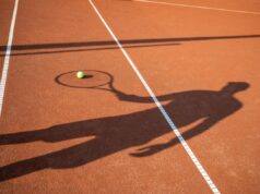 Čínsky tenista dostal 12-ročný zákaz činnosti za ovplyvňovanie zápasov Quentin Folliot bol tento mesiac zakázaný na 20 rokov (Tenisové hviezdy/YouTube)