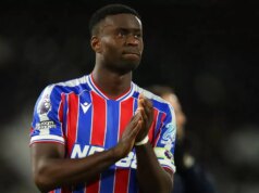 Čo je to predzmluvná zmluva a ako ju môžu kluby využiť v januárovom prestupovom období Marc Guehi z Crystal Palace tlieska po zápase Premier League proti Fulhamu