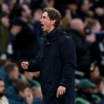 Čo povedal Thomas Frank Xavimu Simonsovi po záverečnom hvizde a aktualizácii zranenia Destiny Udogie