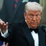 Prezident Trump víta ocenených Kennedyho centra v roku 2025 v Bielom dome (obrázok cez Getty)