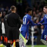 Cole Palmer odchádza po vystriedaní.