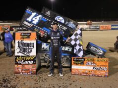 Corey Day stráca úprimnú reakciu po víťazstve v 1. noci High Limit International na Perth Motorplex Corey Day (7BC) a Kyle Larson (57) v pretekoch High Limit Series v Kokomo. Zdroj: Getty