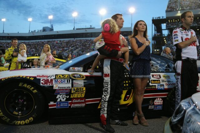 Črevo trhajúce video ukazuje haváriu lietadla Grega Biffla a jeho rodiny, ktorá otriasla svetom NASCAR
