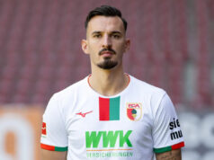 Dá Augsburg nespokojnému nemeckému útočníkovi Mërgimovi Berishovi (27) tretiu šancu? Download app from appStore