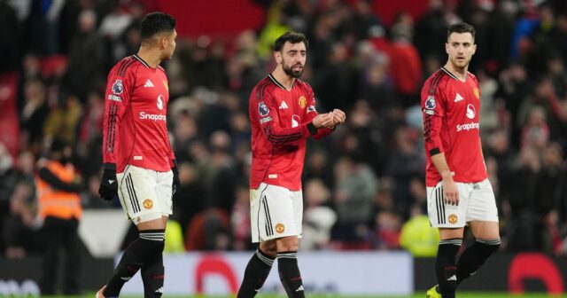Ďalších päť zápasov Man Utd v porovnaní s Liverpoolom a Casemiro, Bruno Fernandes a Diogo Dalot z Manchestru United