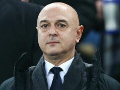 Daniel Levy dostal obrovský nový titul ako 46 športových ikon odmenených v rámci novoročných vyznamenaní Daniel Levy, predseda Tottenhamu Hotspur, sa pozerá pred zápasom Premier League medzi FC Everton a Tottenham Hotspur v Goodison Parku 23. decembra 2018 v Liverpoole v Spojenom kráľovstve.