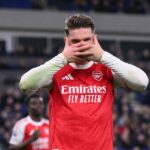 Viktor Gyokeres z Arsenalu oslavuje