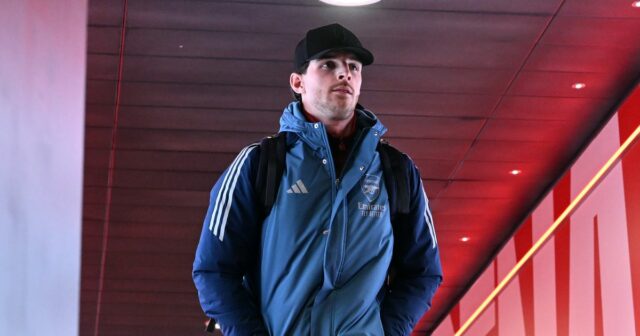 Declan Rice prerušil mlčanie päťslovným odkazom po tom, čo zmeškal Stredopoliar Arsenalu Declan Rice zmeškal utorňajšie víťazstvo proti Aston Ville