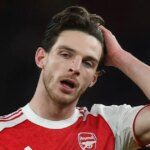 Declan Rice z Arsenalu reaguje počas futbalového zápasu anglickej Premier League medzi Arsenalom a Wolves