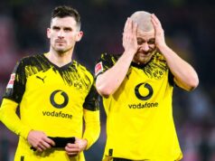 Desaťčlenný Dortmund viedol k tomu, že zakopol a remizoval vo Freiburgu 1:1 Desaťčlenný Dortmund viedol k tomu, že zakopol a remizoval vo Freiburgu 1:1