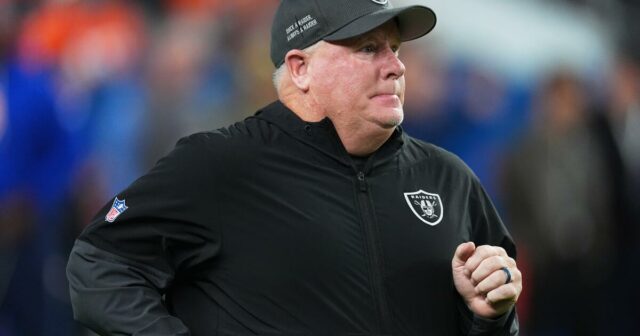 Dokáže si Chip Kelly napraviť reputáciu v Northwestern po fiasku Raiders?
