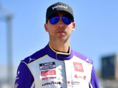 Dom priviazaný k Dennymu Hamlinovi začne horieť a jeden zostane mŕtvy Dom priviazaný k Dennymu Hamlinovi začne horieť a jeden zostane mŕtvy