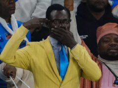 Dôvod, prečo ventilátor AFCON stojí 90 minút na mieste v bizarnom prejave podpory Fanúšik DR Kongo stojí na mieste