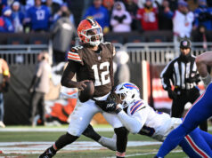 Dr. Umar dáva najavo svoje pocity na Browns QB, keď manipuluje s „bielymi rasistickými“ médiami logo pochodového šialenstva