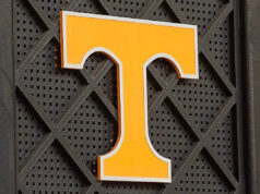 Dragos Cazacu podpísal zmluvu s Tennessee Download app from appStore