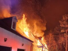 Dvaja ľudia hospitalizovaní po požiari v dome, ktorý vlastní Denny Hamlin, spolumajiteľ NASCAR Michaela Jordana Dom v Severnej Karolíne údajne patril Hamlinovým rodičom, hoci on je vlastníkom