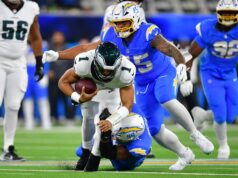 Eagles QB Jalen zranil prvého hráča, ktorý vykonal 2 obraty v rovnakej hre NFL: Philadelphia Eagles v Los Angeles Chargers