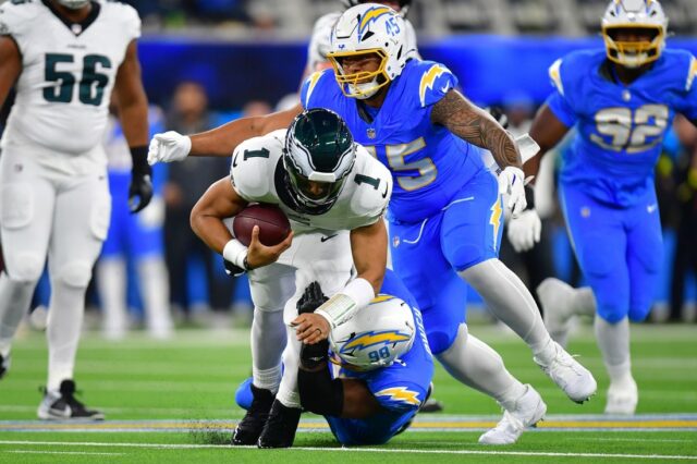 Eagles QB Jalen zranil prvého hráča, ktorý vykonal 2 obraty NFL: Philadelphia Eagles v Los Angeles Chargers