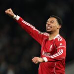 Ekitike a Isak pomohli Liverpoolu pretlačiť sa cez deväťčlenný Tottenham | Futbalové správy