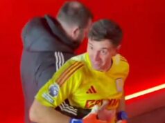 Emi Martinez v zúrivom incidente v tuneli Arsenalu, keď sa objavia zábery z porážky Aston Villy Brankár Aston Villy Emi Martinez