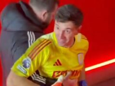 Emi Martinezová vrie kvôli incidentu v tuneli Arsenal, keď bol personál Aston Villy nútený zasiahnuť Emiliano Martinez z Aston Villy