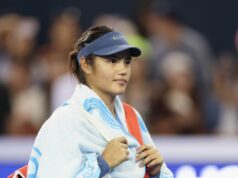 Emma Raducanu hovorí, že sa už neskrýva po desivých skúsenostiach so stalkerom Raducanu bude pokračovať v spolupráci s trénerom Franciscom Roigom počas roku 2026 (Archív PA)