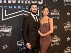 Erin Blaney upustila od reakcie jedným slovom, keď Ryan Blaney a manželka Gianna zdieľali prvé Vianoce s novorodeným synom Charleym Erin Blaney upustila od reakcie jedným slovom, keď Ryan Blaney a manželka Gianna zdieľali prvé Vianoce s novorodeným synom Charleym