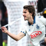 Pere Milla oslavuje svoj gól v druhom polčase.