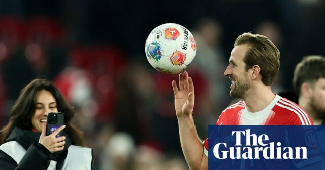 Európsky futbal: Harry Kane strelil hetrik z lavičky, keď Bayern Európsky futbal: Harry Kane strelil hetrik z lavičky, keď Bayern porazil Stuttgart|európsky klubový futbal