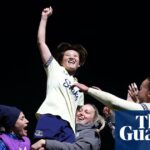 Chelsea FC vs Everton - ženská Super League BarclaysKINGSTON NA TEMŽI, ANGLICKO - 7. DECEMBER: Honoka Hayashi z Evertonu oslavuje víťazstvo so spoluhráčmi po zápase Barclays Women's Super League medzi Chelsea FC a Evertonom v Kingsmeadow 7. decembra 2025 v anglickom Kingstone upon Thames. (Foto Alex Davidson - WSL/WSL Football cez Getty Images)