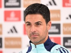 Mikel Arteta upustil od januára náznak prestupu po tom, čo si kríza Arsenalu kvôli zraneniu vynútila zmenu plánu Arsenal manager Mikel Arteta attends a press confernece before clash with Brentford