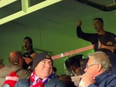 Ex-Man Utd hviezda Antony zaútočil na tribúne, keď krídelník spôsobuje problémy v Španielsku Antony gestikuloval na fanúšikov Sevilly