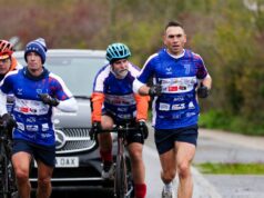 Ex-Premier League gólový stroj s MND hovorí, že ultramaratóny Kevina Sinfielda dávajú „nádej“ Kevin Sinfield v prvý deň výzvy 7 v 7: Spolu 2025 z Bury St. Edmunds do Ipswichu.