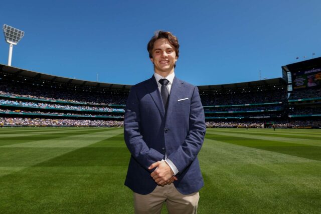 Oscar Piastri počas posezónneho testovania v Abú Zabí - Zdroj: Getty