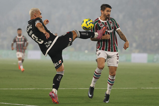 Fábiove úžasné zákroky a bizarný vlastný gól na Maracanã, sledujte Download app from appStore