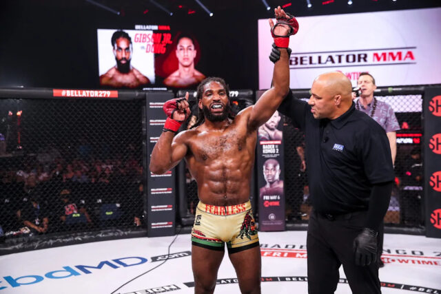 Fakty pred podujatím UFC na ESPN 73: Lance Gibson Jr. LAS VEGAS, NEVADA – 1. MAREC: (RL) Manel Kape z Angoly udrel Asu Almabajeva z Kazachstanu v zápase mušej váhy počas podujatia UFC Fight Night na UFC APEX 1. marca 2025 v Las Vegas, Nevada. (Foto: Jeff Bottari/Zuffa LLC)