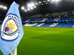 Fanúšikovi Man City sa pri „brutálnom útoku“ na štadióne Etihad na zápase v Leedse zlomila noha Štadión Etihad