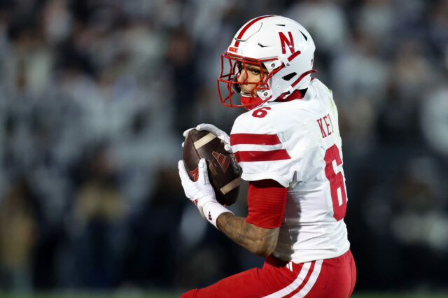 Fanúšikovia CFB ripujú Dane Key, zatiaľ čo Huskers WR získava logo pochodového šialenstva