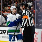 Fanúšikovia Canucks reagujú, keď tím prehráva 4. miesto v rade po prehre 4:1 s Mammoth