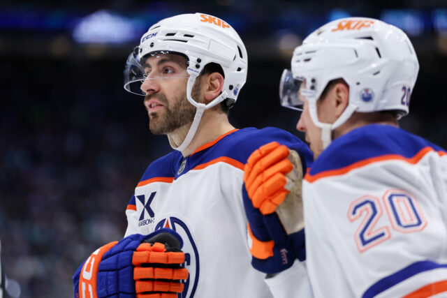 Fanúšikovia EDM reagujú na 17 bodov Oilers D-man za 42 Fanúšikovia EDM reagujú na 17 bodov Oilers D-man za 42 miliónov dolárov v 13 zápasoch po rozrušenom začiatku