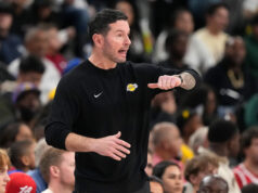 Fanúšikovia Lakers boli rozhorčení, keď tréner druhého ročníka vytiahol „Darvin Ham“ tým, že pokračoval v štarte 51 miliónov dolárov logo pochodového šialenstva