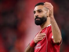 Fanúšikovia Liverpoolu sú pokrytci, keď povzbudzujú Mo Salaha po vypískaní Trenta Alexandra-Arnolda Umelá inteligencia Harryho Brenta