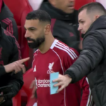 Fanúšikovia Liverpoolu ukazujú skutočné farby a reagujú na skoré striedanie Mo Salaha